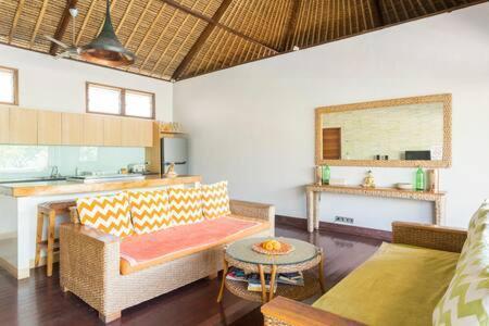 Villa Agung Нуса Лембонган Екстериор снимка