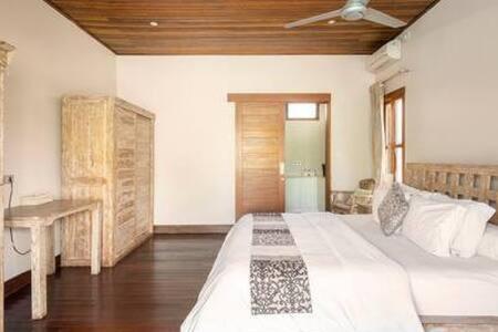 Villa Agung Нуса Лембонган Екстериор снимка